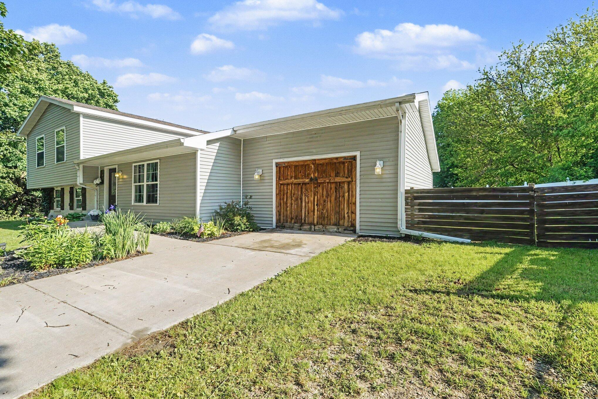 140 Viking Court