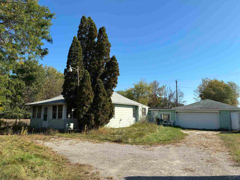 1671 River Road Zilwaukee Township MI 48604