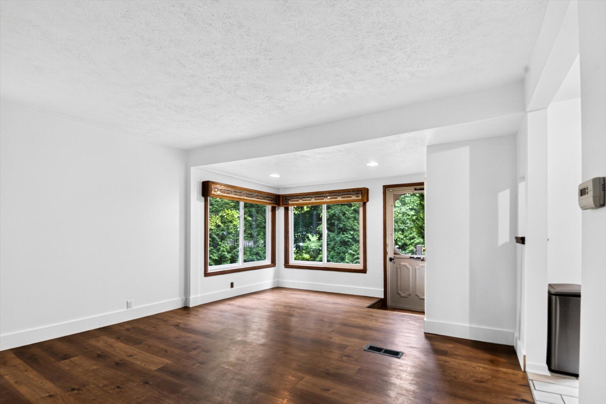 6109 Brooklyn Road