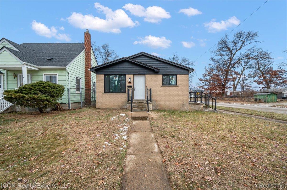 8104 Cloverdale Avenue