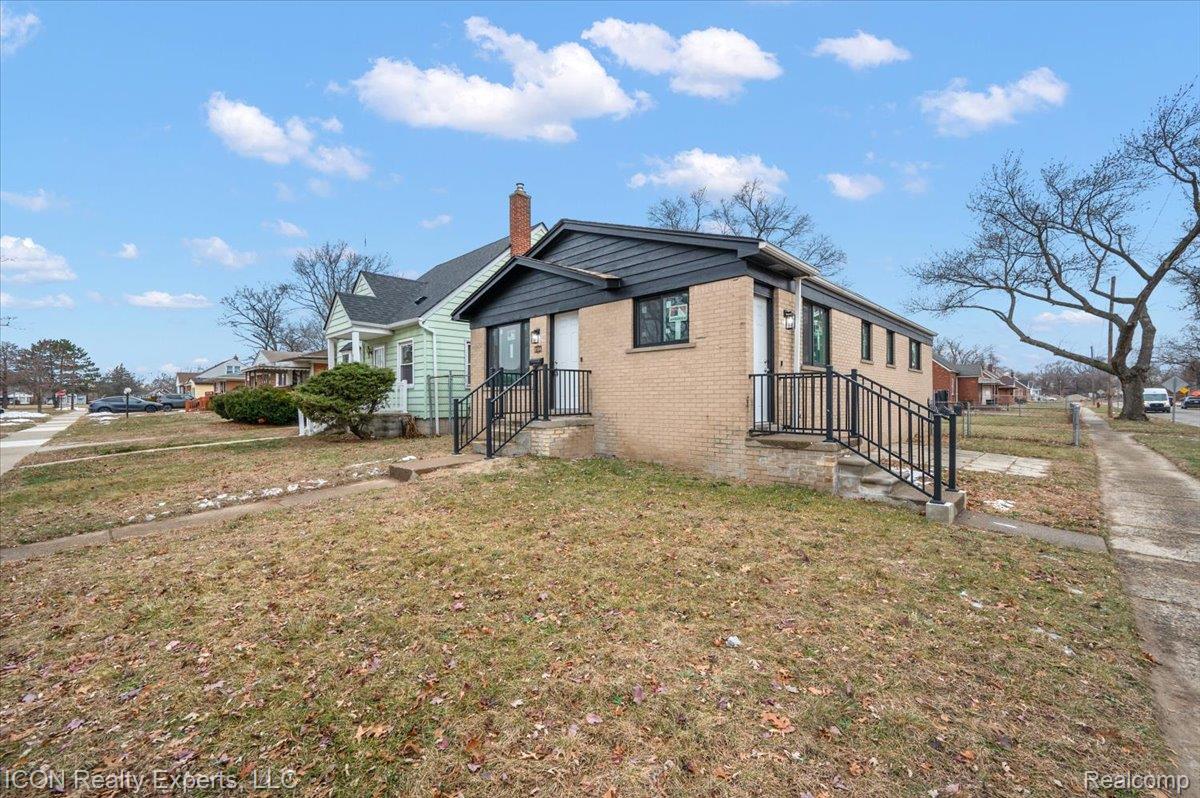 8104 Cloverdale Avenue