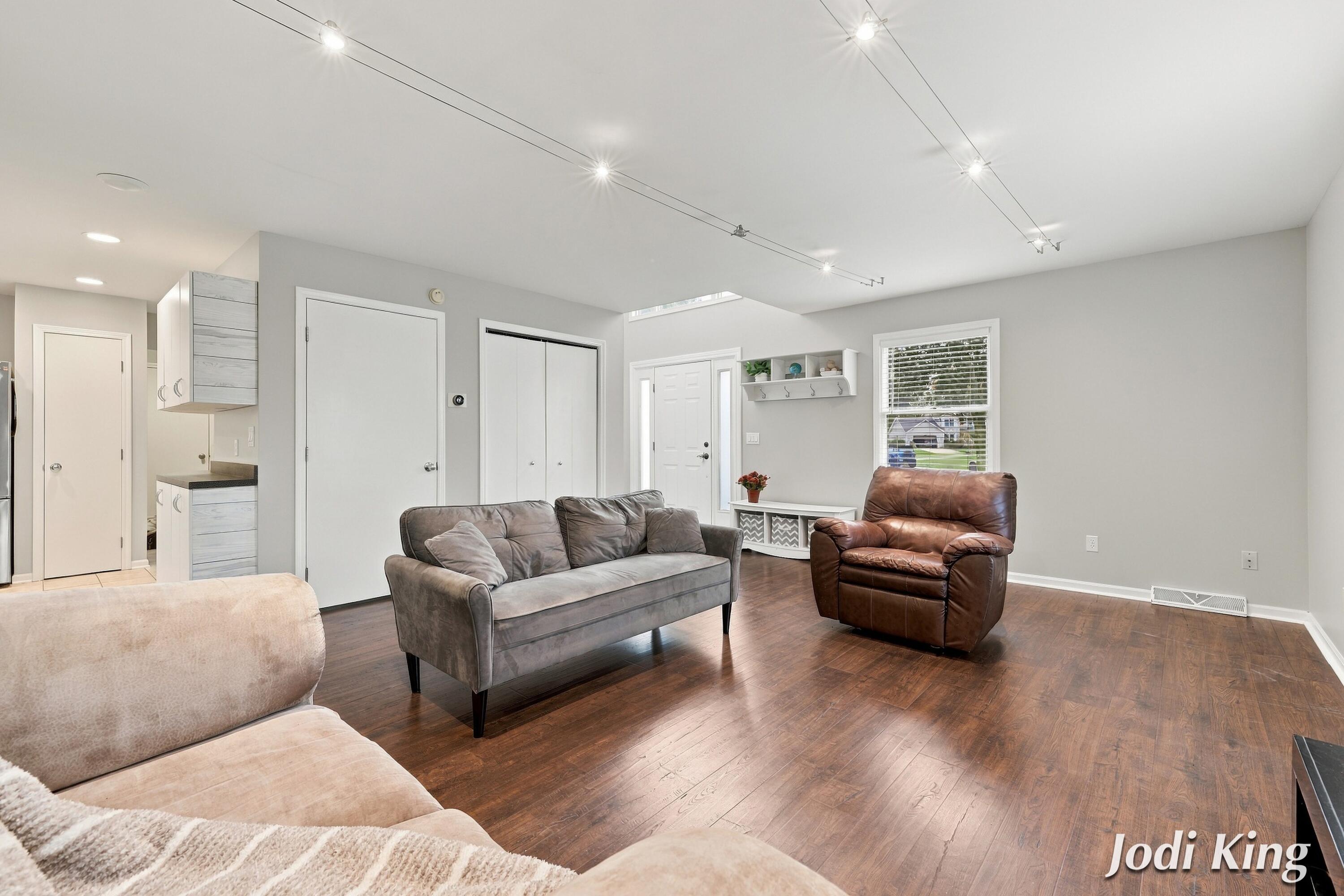 5491 Pleasant Valley Court SW