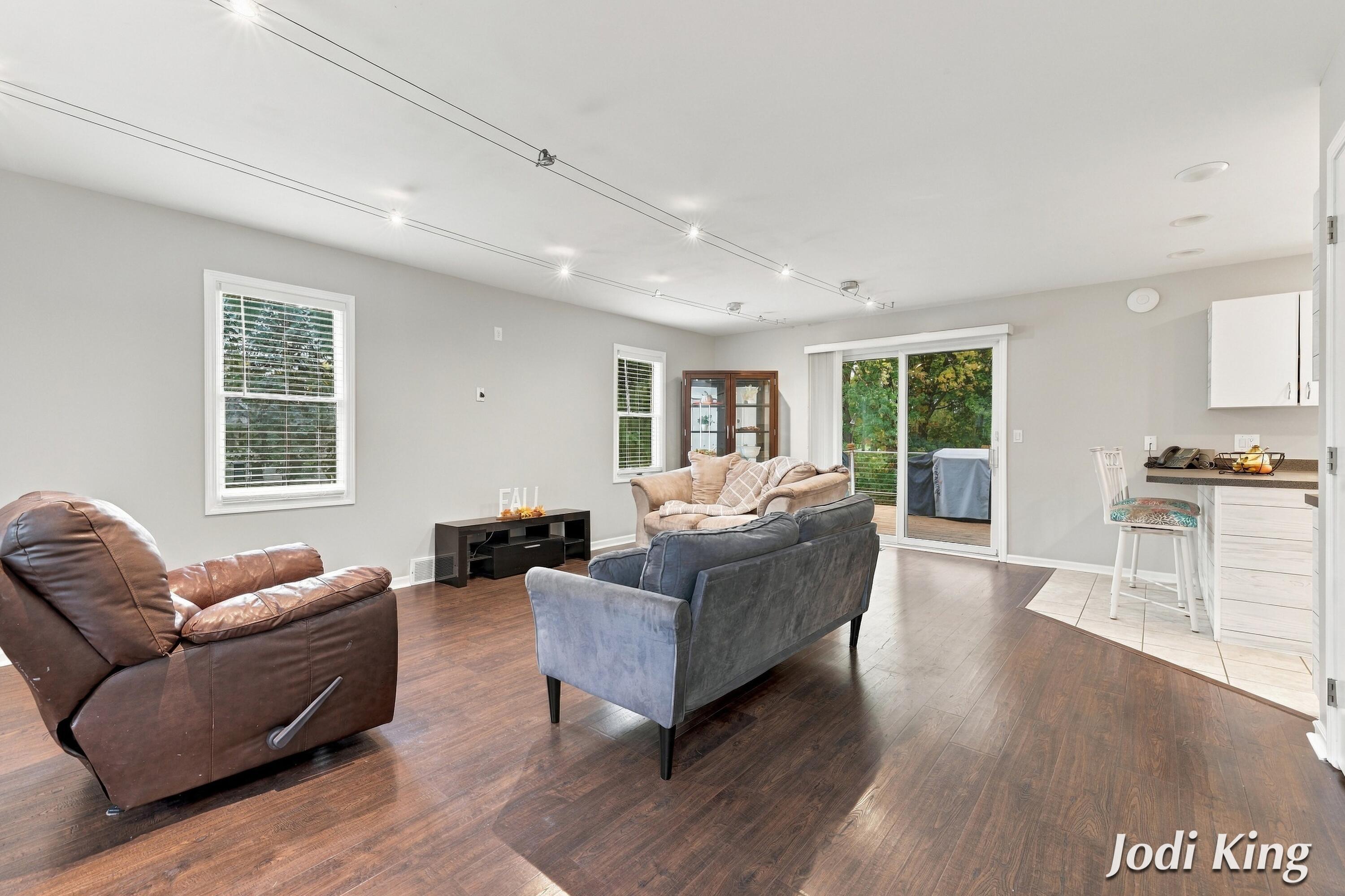 5491 Pleasant Valley Court SW