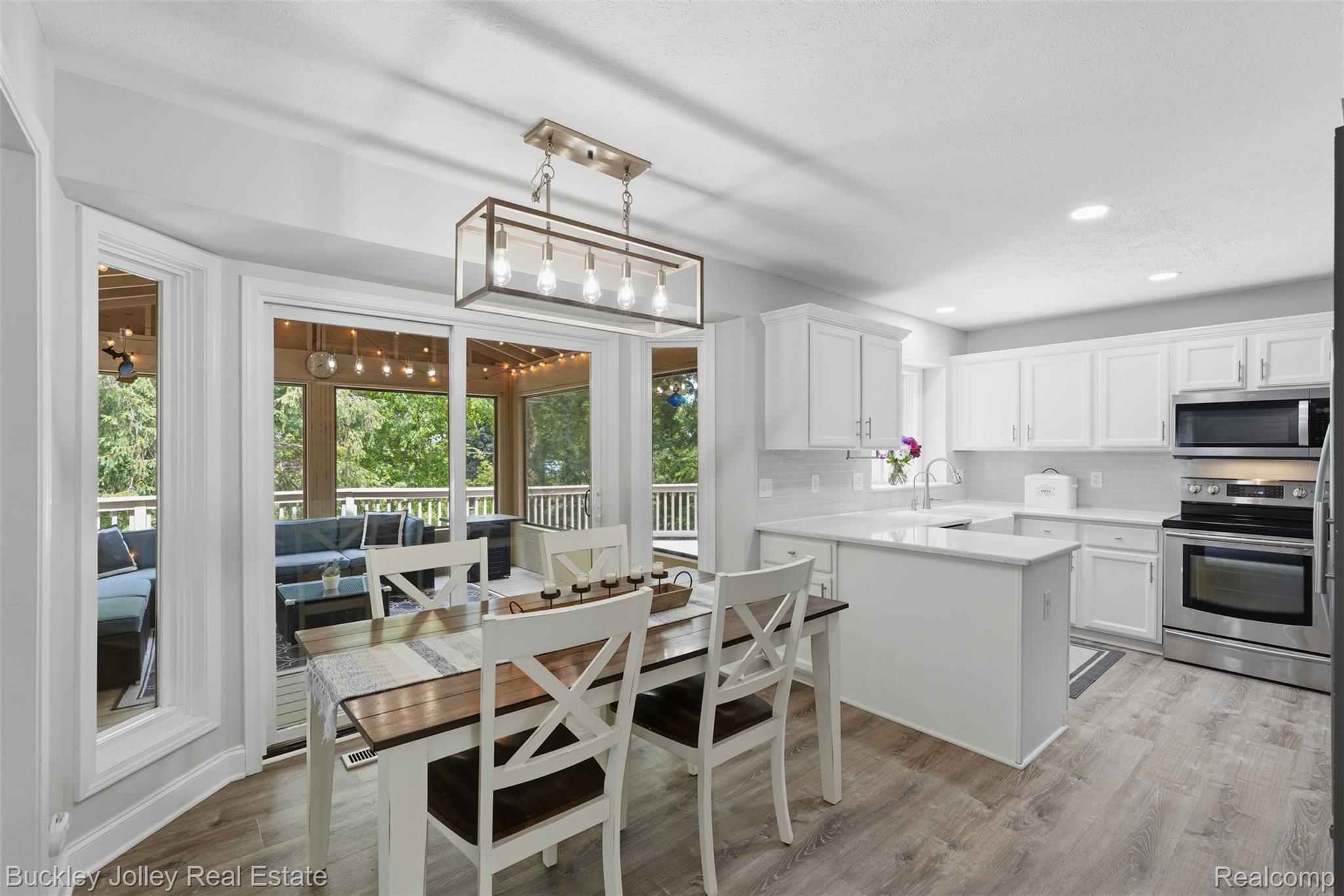 7829 Hillside Lakes Drive