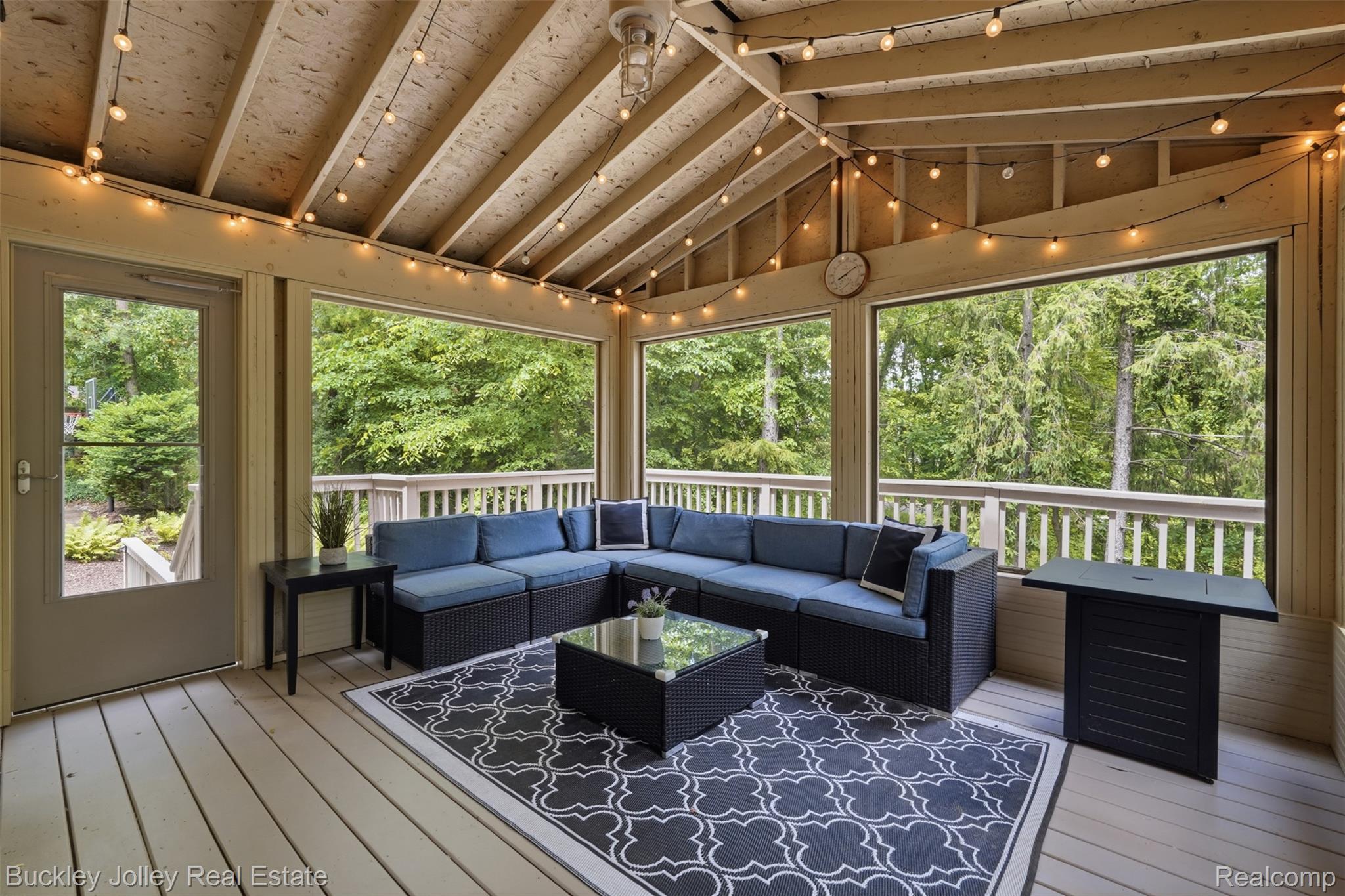 7829 Hillside Lakes Drive