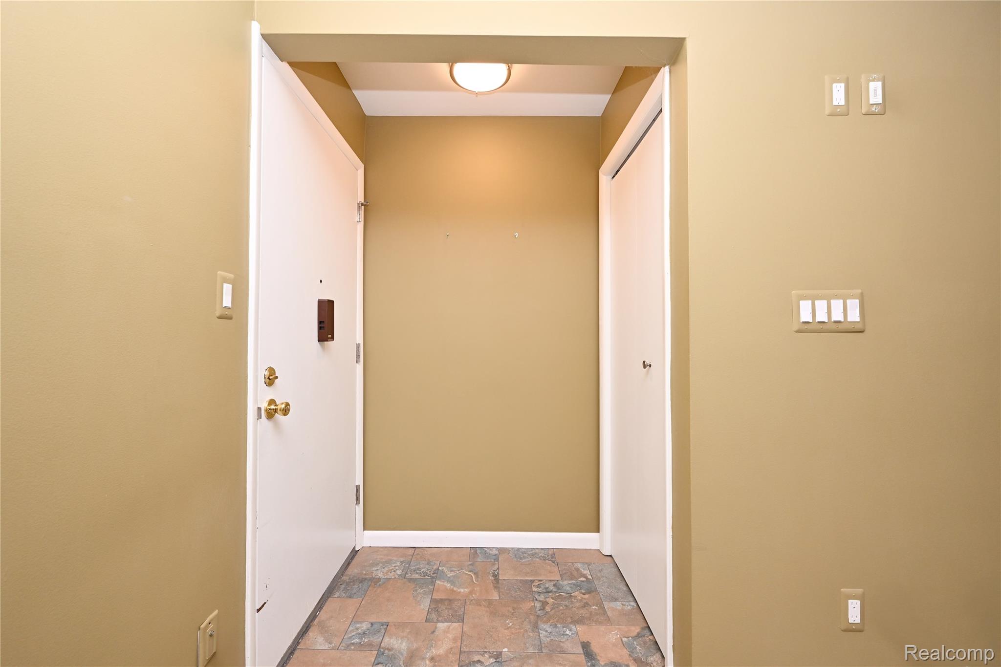 2820 Woodslee Drive 410