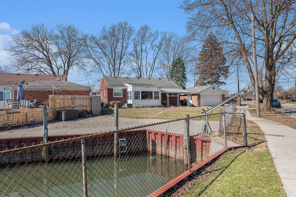 listing image 24