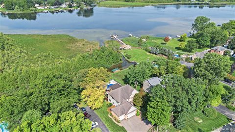 4973 Parview Drive Independence Charter Township MI 48346