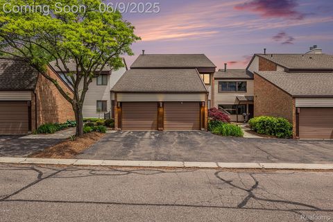 4483 Laurel Club Circle West Bloomfield Charter Township MI 48323