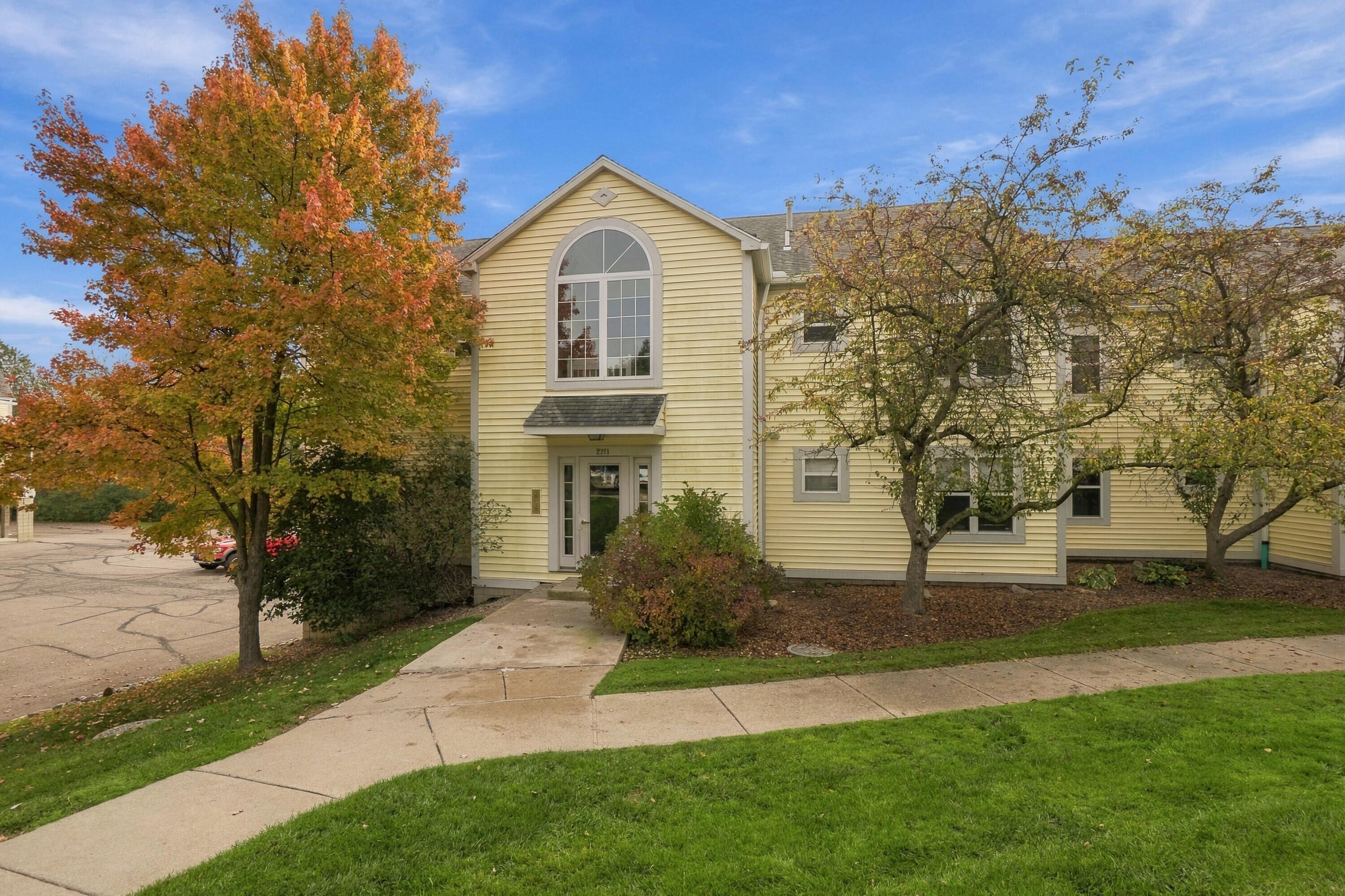 2211 S Huron Parkway 4