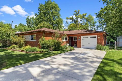 Photo of 30068 Astor Street, Farmington Hills City, MI 48334 (MLS # 5050209532)