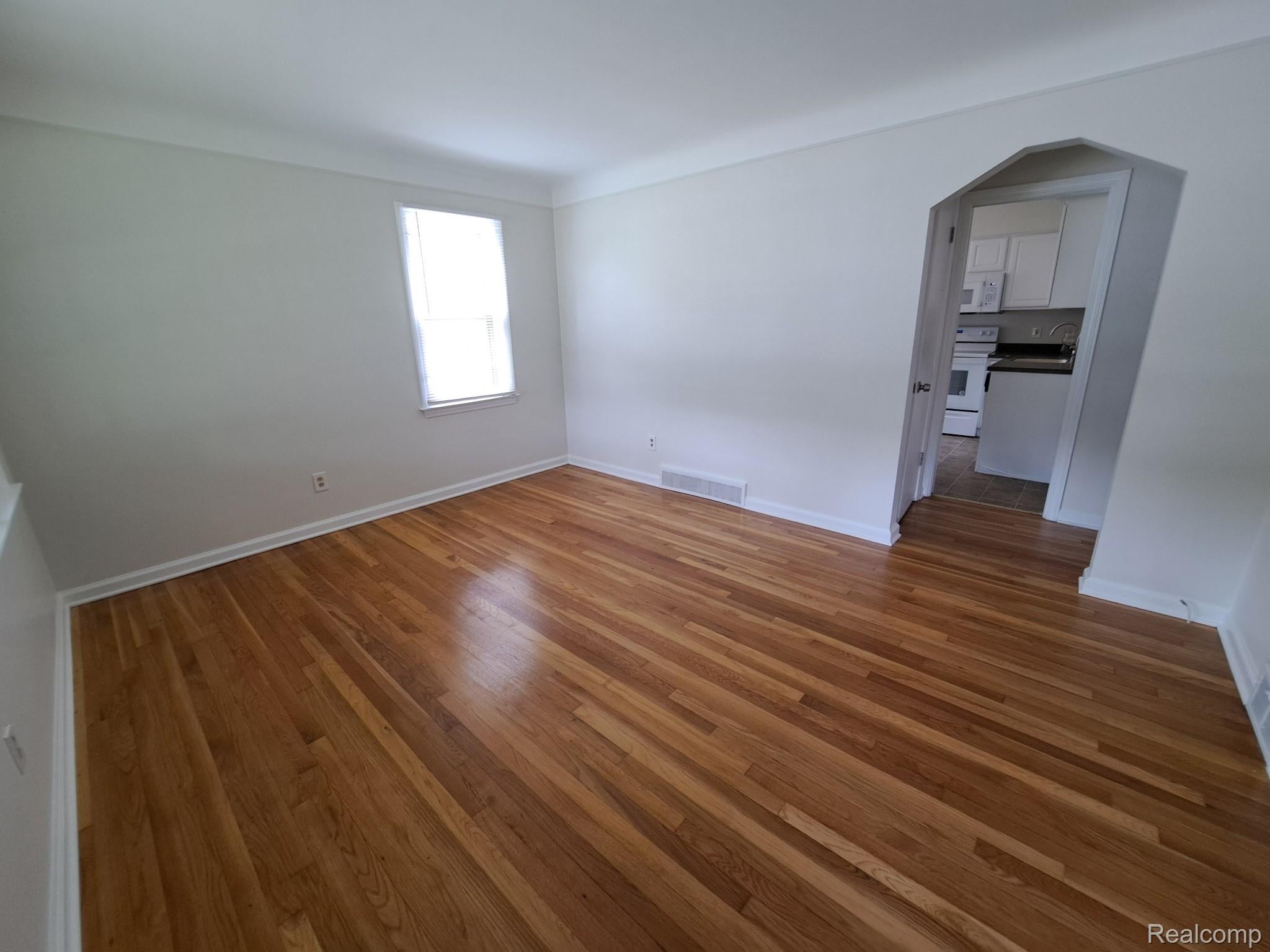 14152 Centralia
