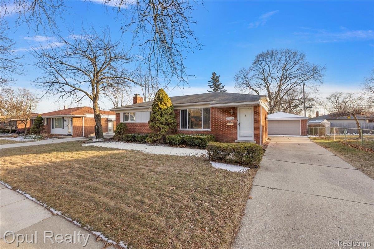 38731 Ann Arbor Trail