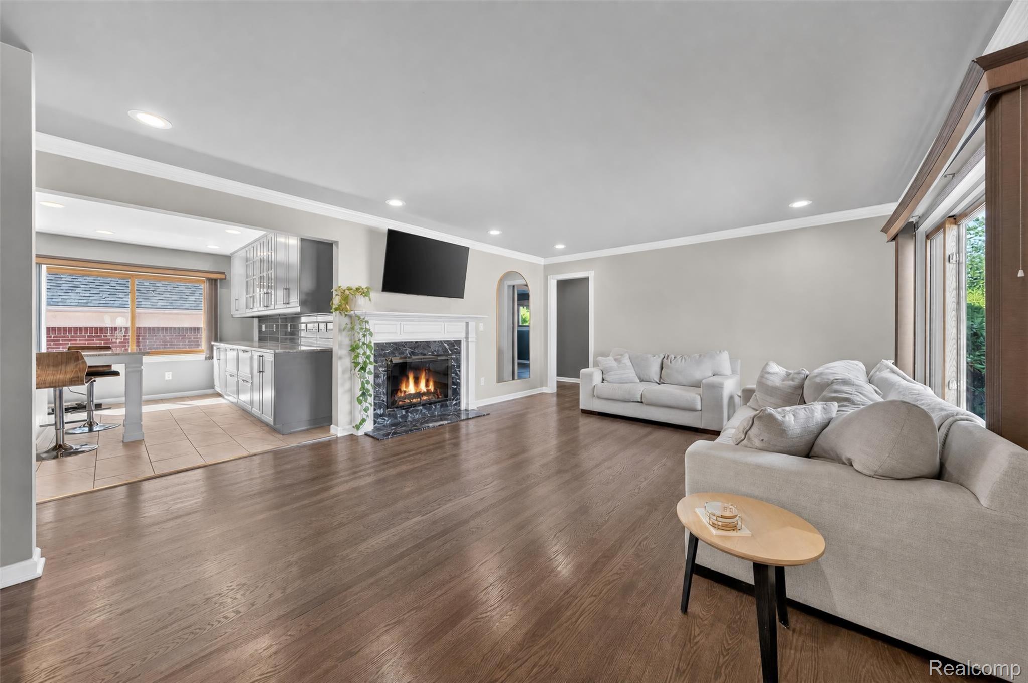 1005 Fernwood Road