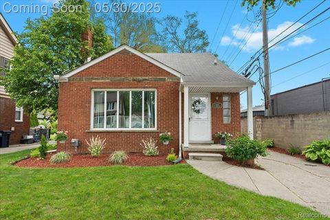 114 N Connecticut Avenue Royal Oak City MI 48067