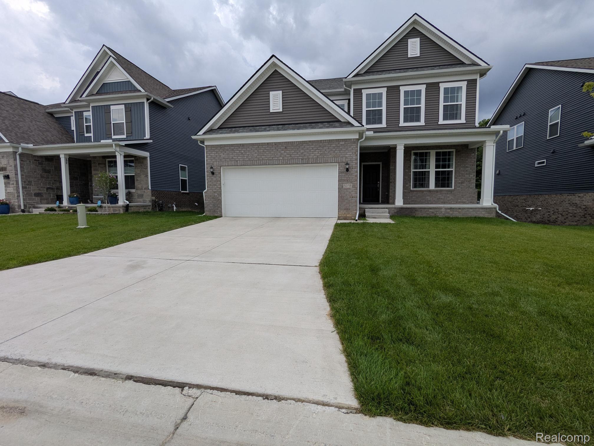 5018 Shoreham Circle