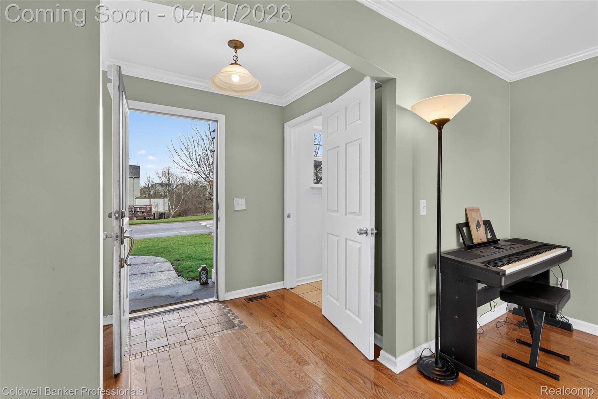 10314 Edgewater Trail