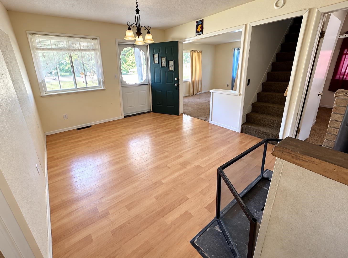 206 S Quarterline Road