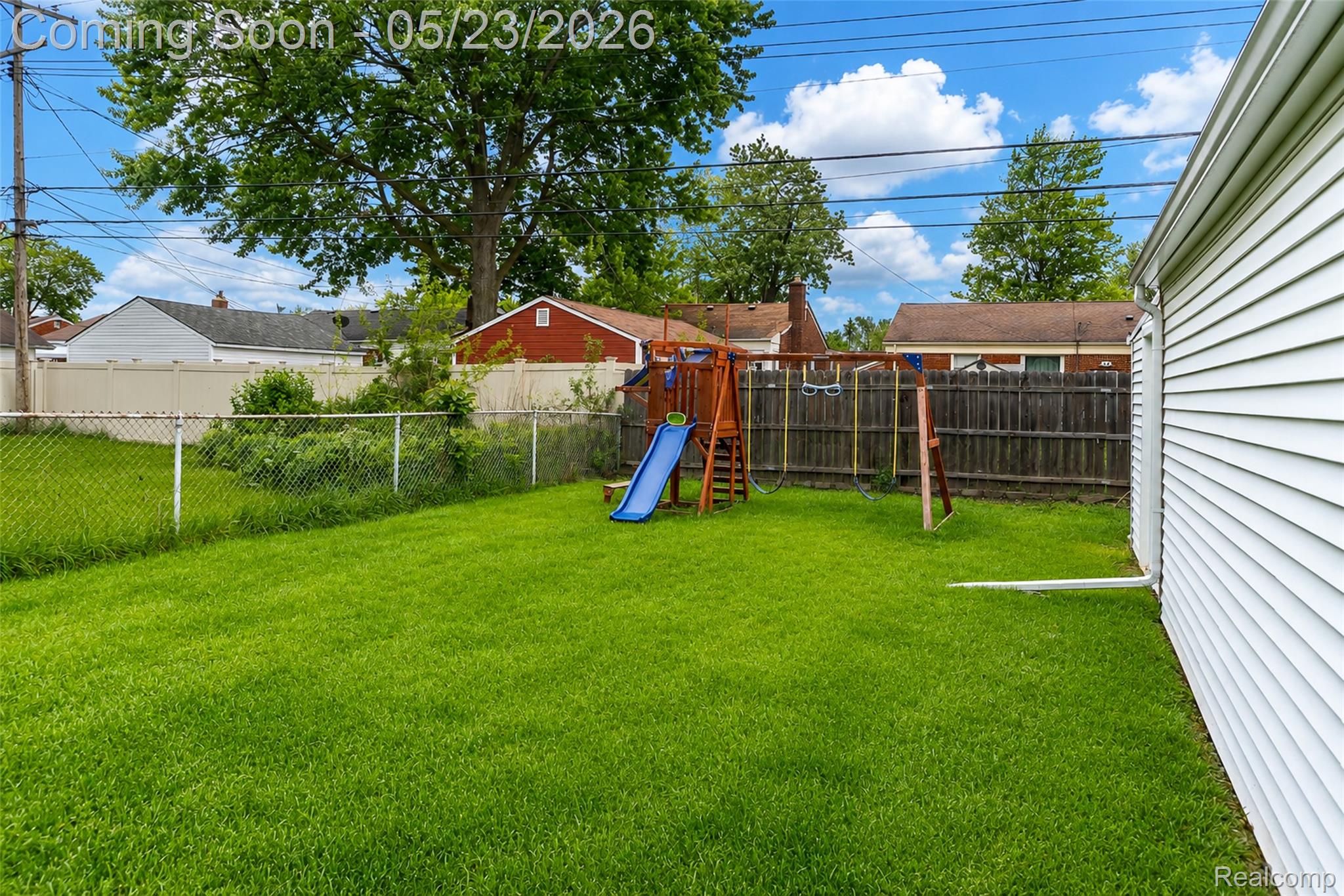 15606 Richmond Street