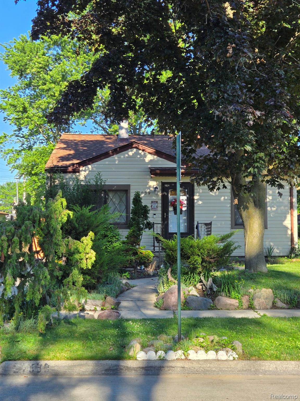 27039 Alden Street