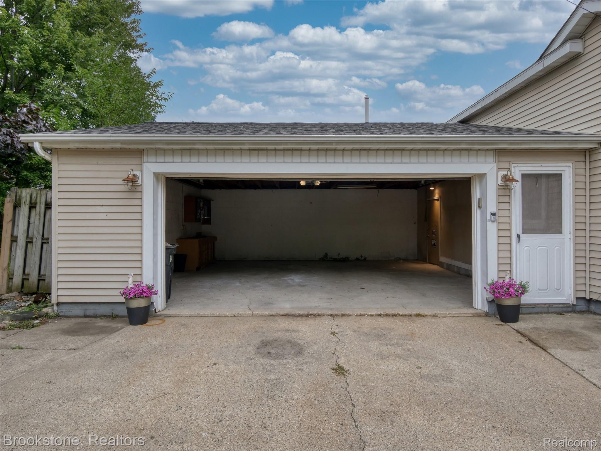 3023 Baker Heights