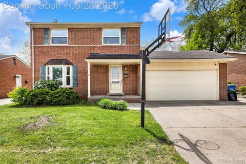 4772 Marian Avenue Warren City MI 48092