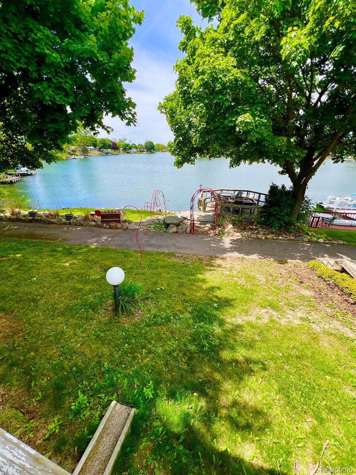 10001 E Goodall Road 404