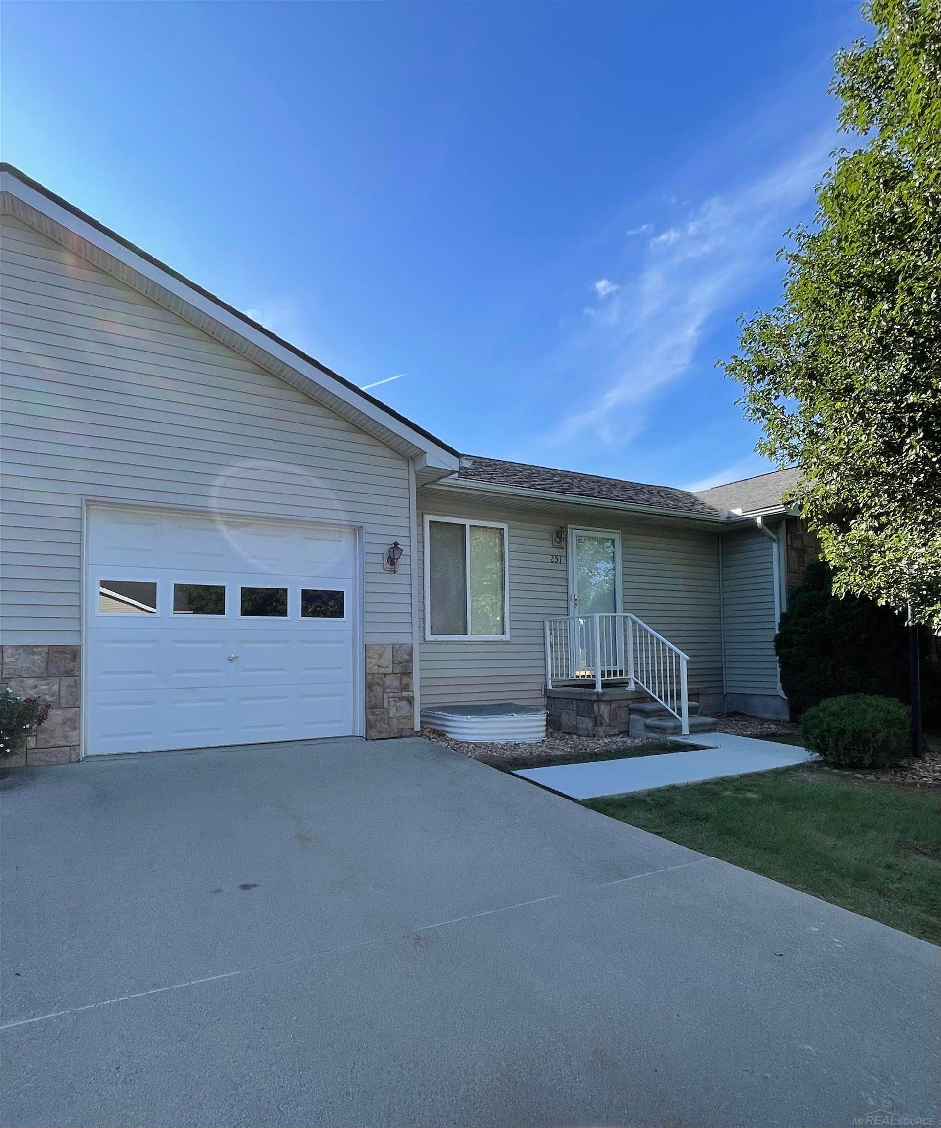 251 Ontario Lane