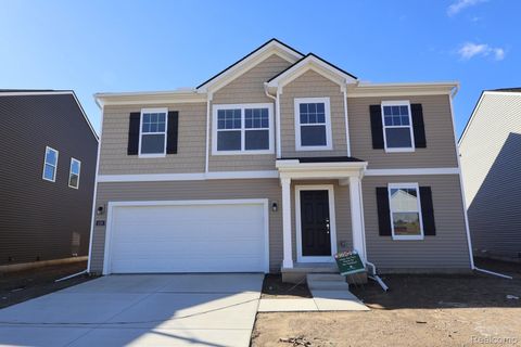 439 Hidden River W Holly Township MI 48442