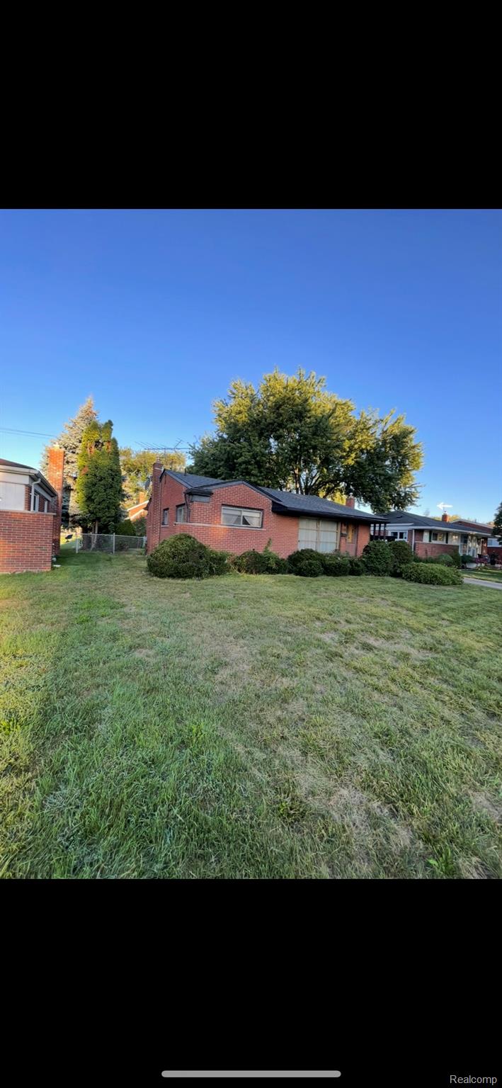 8225 Lochdale Street