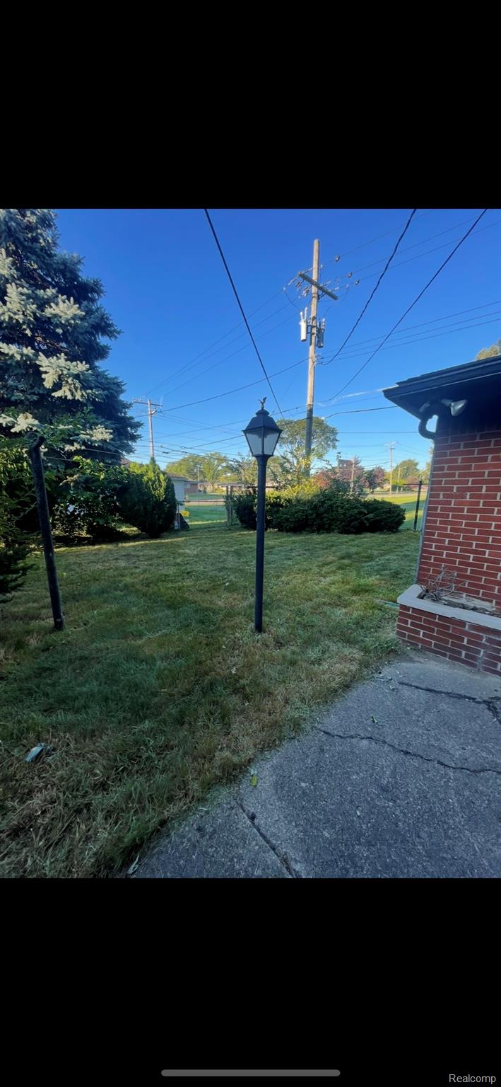 8225 Lochdale Street