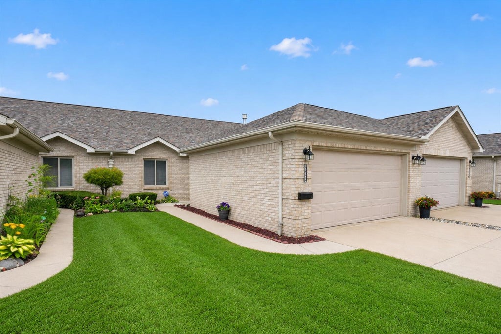 Photo of 35251 Silver Maple Drive, Clinton Charter Township, MI 48035 (MLS # 81026047115)