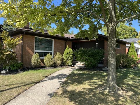 795 Grosse Pointe Court Grosse Pointe City MI 48230