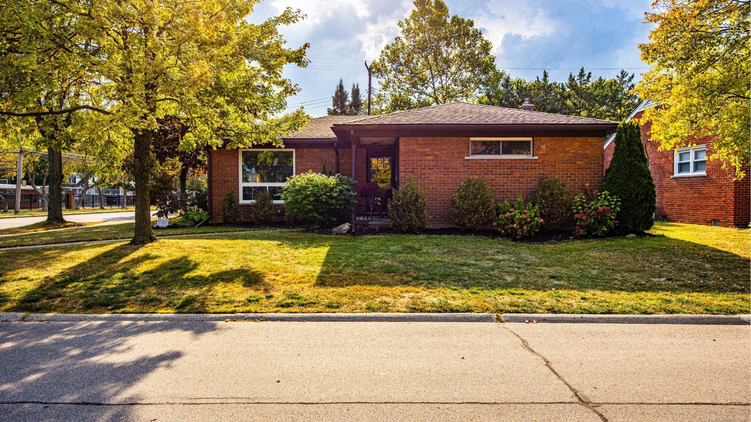 795 Grosse Pointe Court