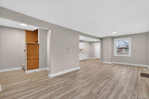 Tiny photo for 947 Crescent Street NE, Grand Rapids City, MI 49503 (MLS # 65026013441)