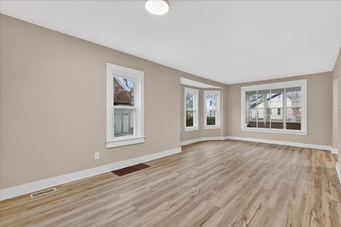 Tiny photo for 947 Crescent Street NE, Grand Rapids City, MI 49503 (MLS # 65026013441)