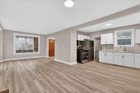 Tiny photo for 947 Crescent Street NE, Grand Rapids City, MI 49503 (MLS # 65026013441)