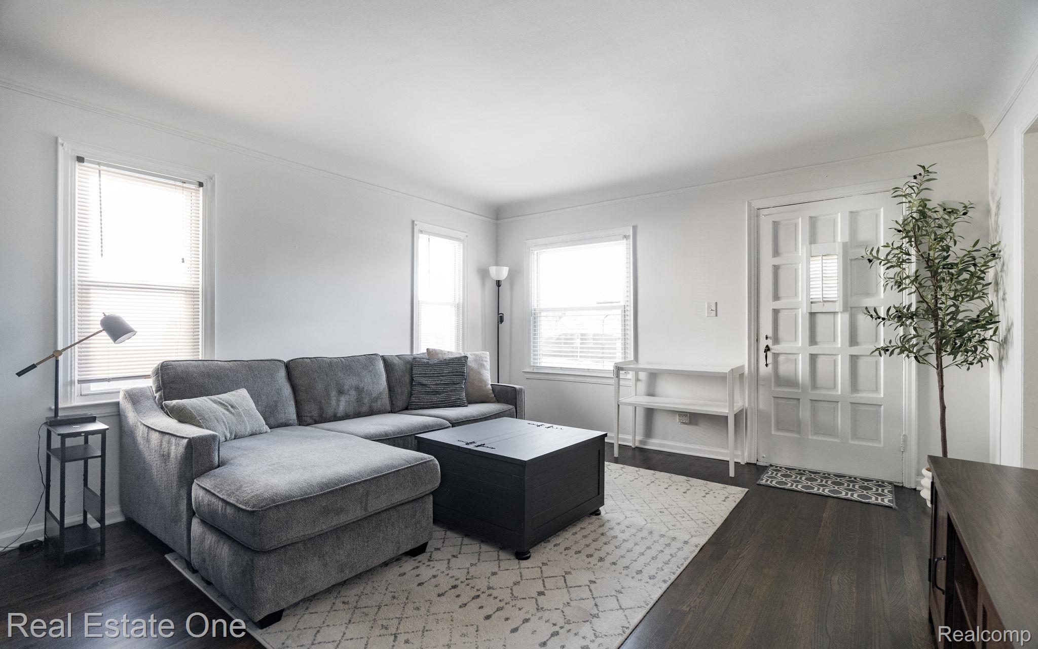 2989 Cummings Avenue