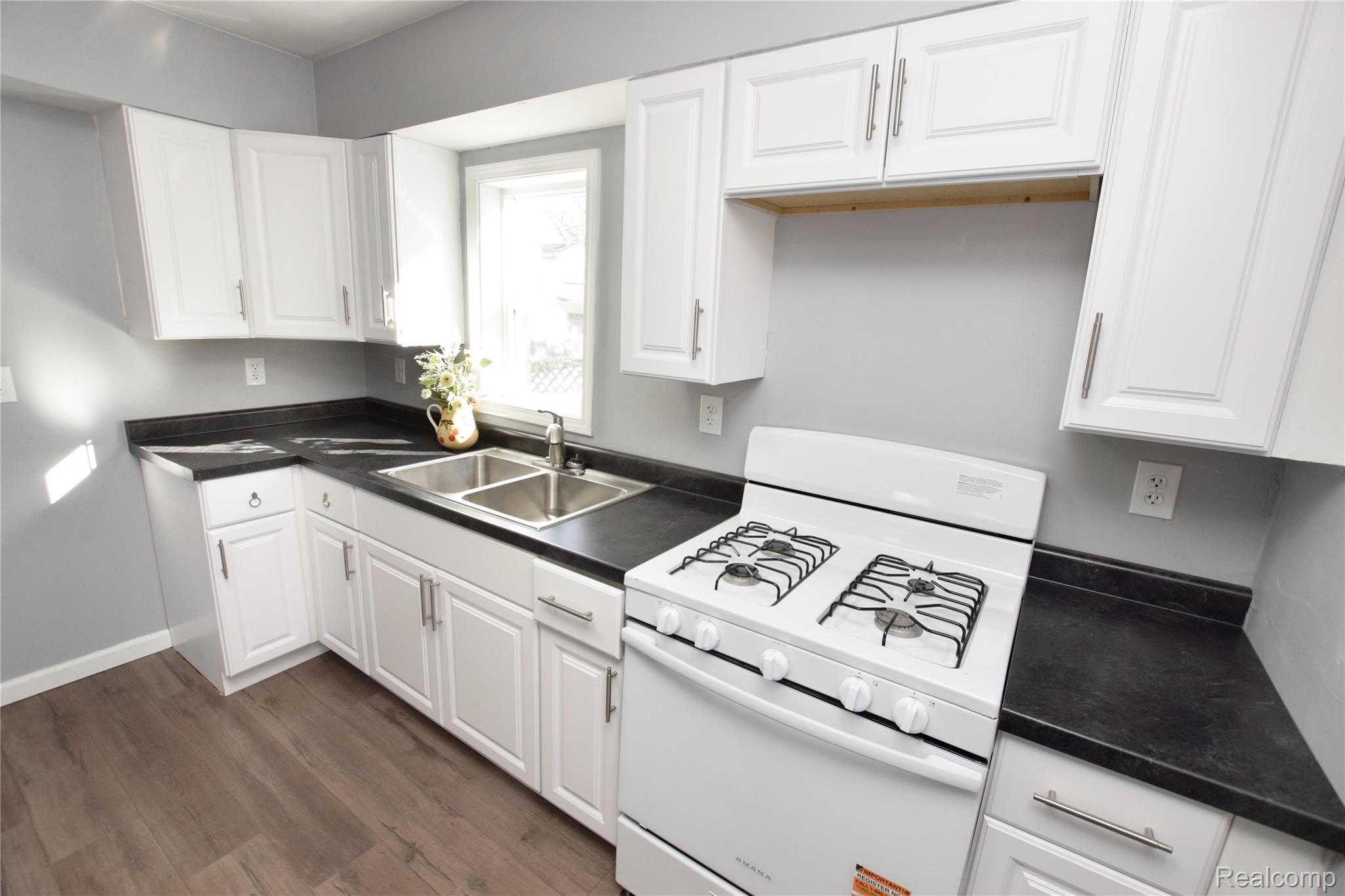 2390 E Boatfield Avenue