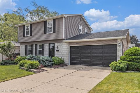 39297 Gloucester Street Westland City MI 48186