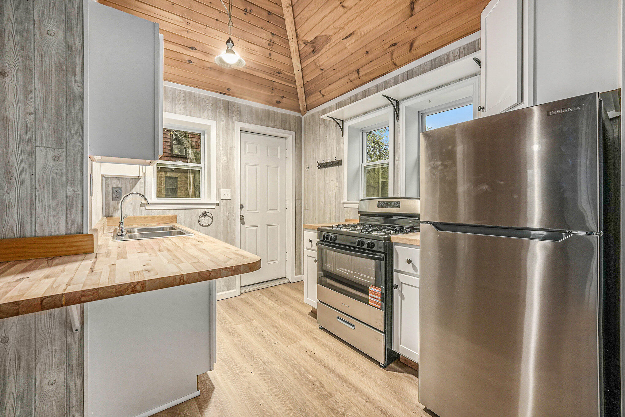 112 Walter Street SE