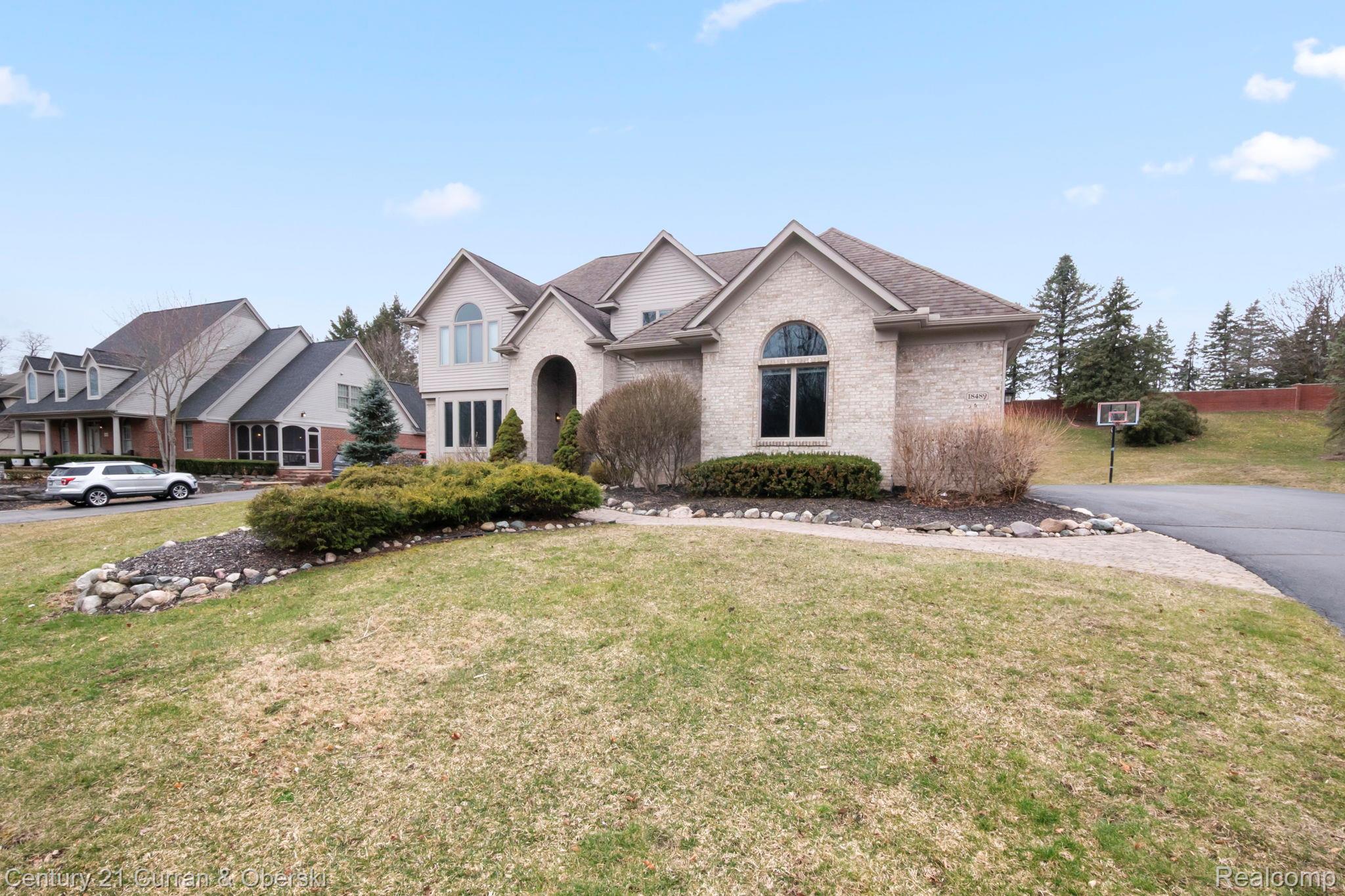 18489 Fox Hollow Court