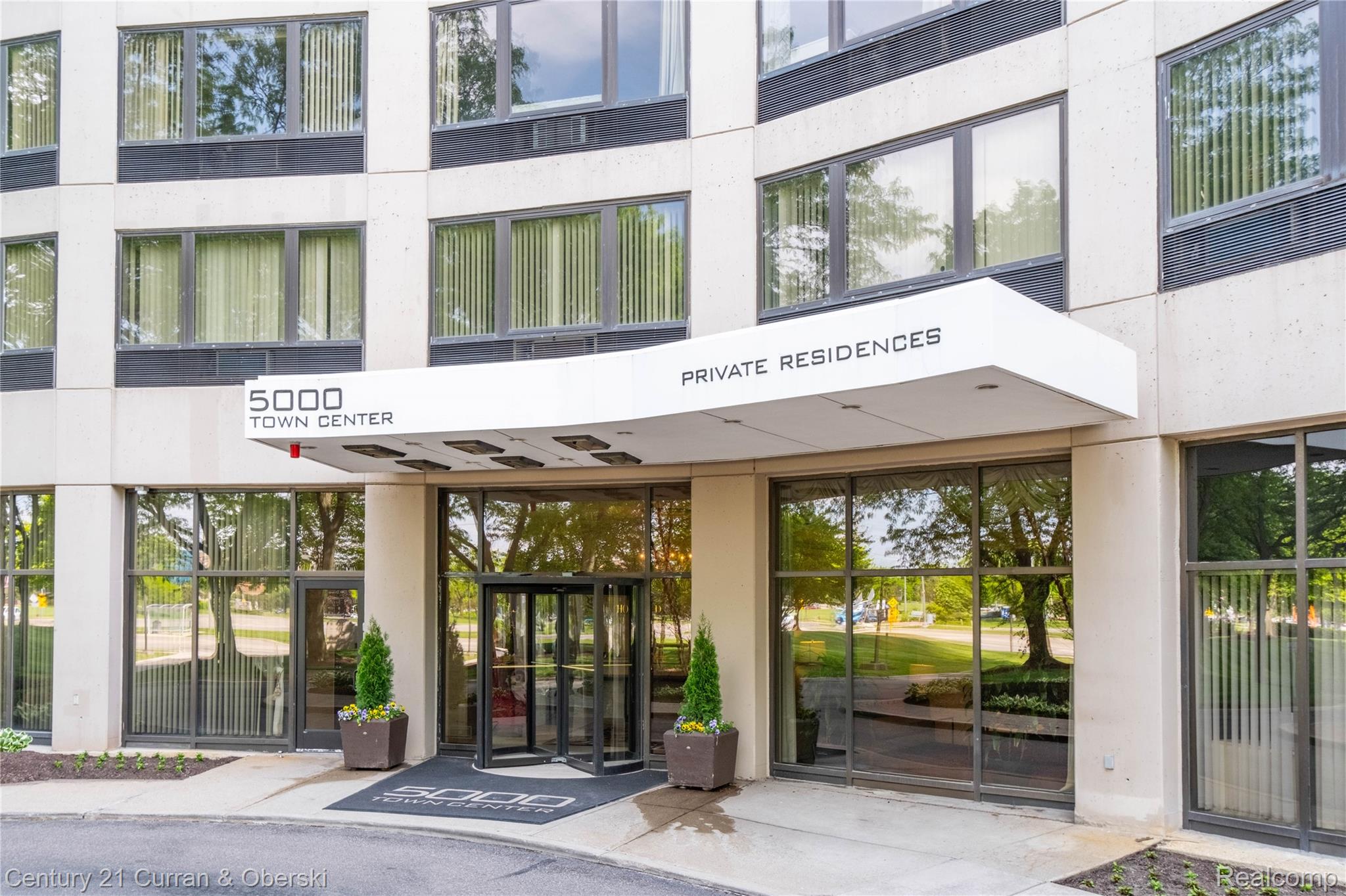 5000 Town Center 1606