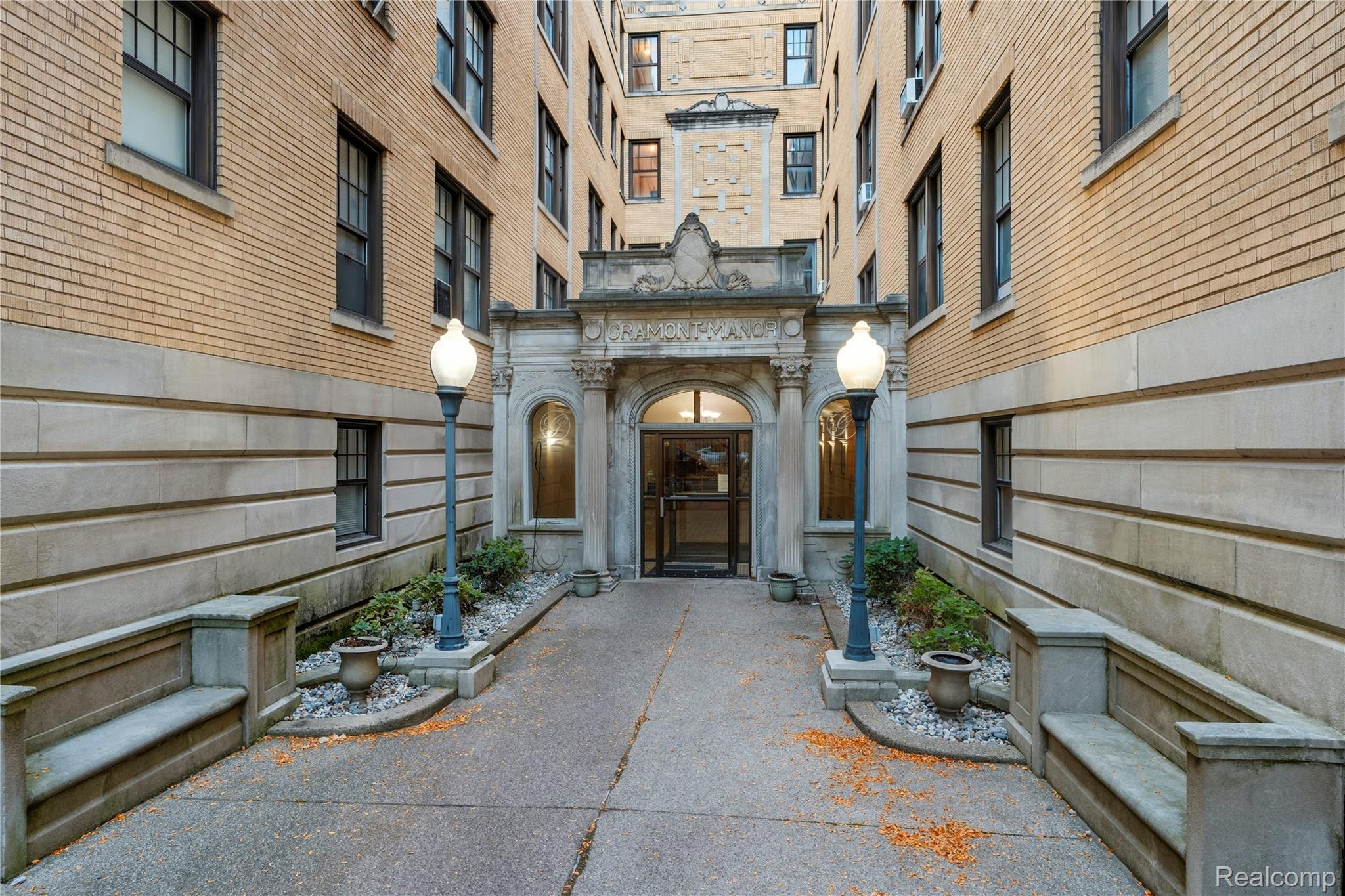 120 Seward Street 101