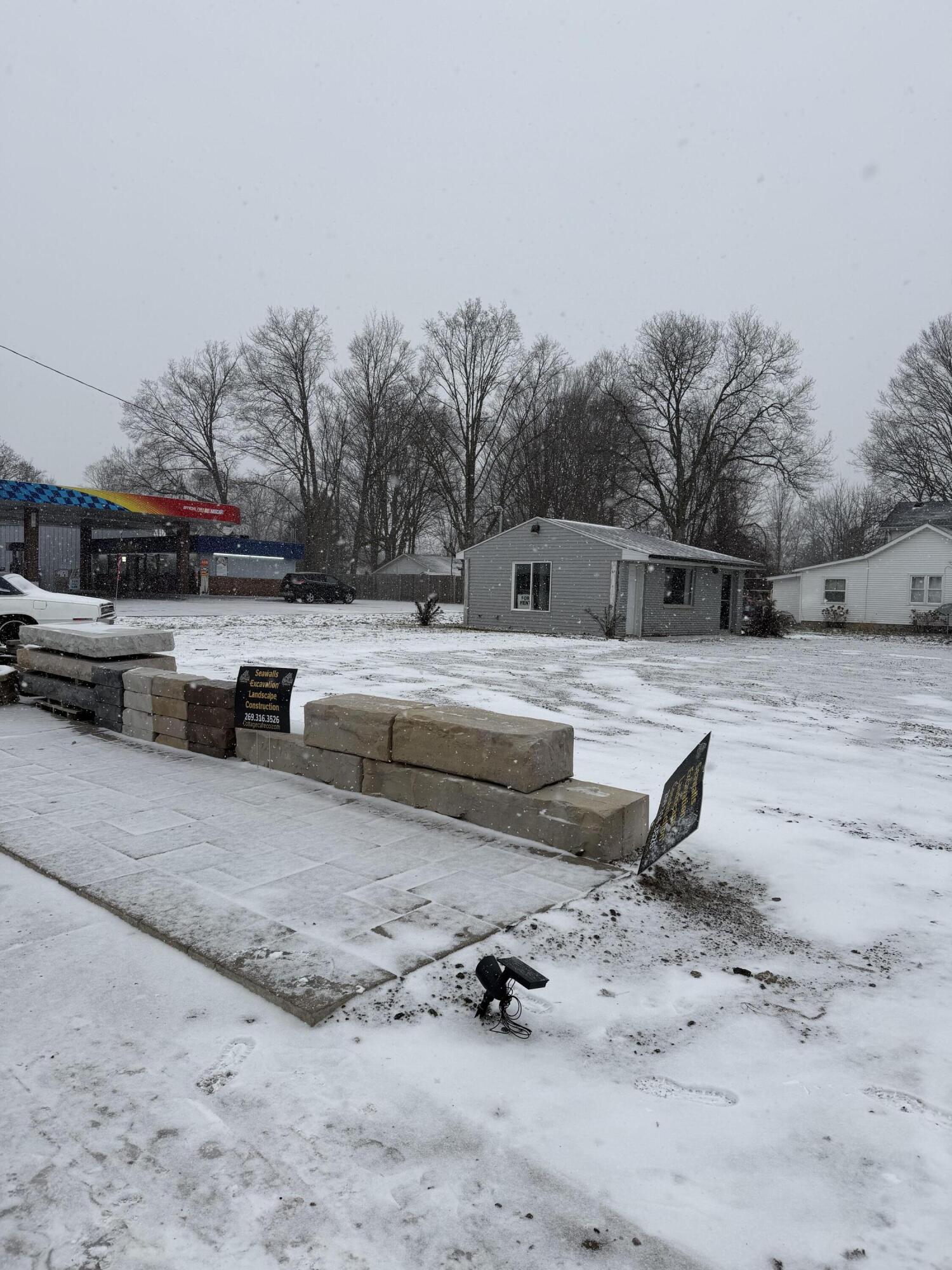 102 N Lincoln Avenue