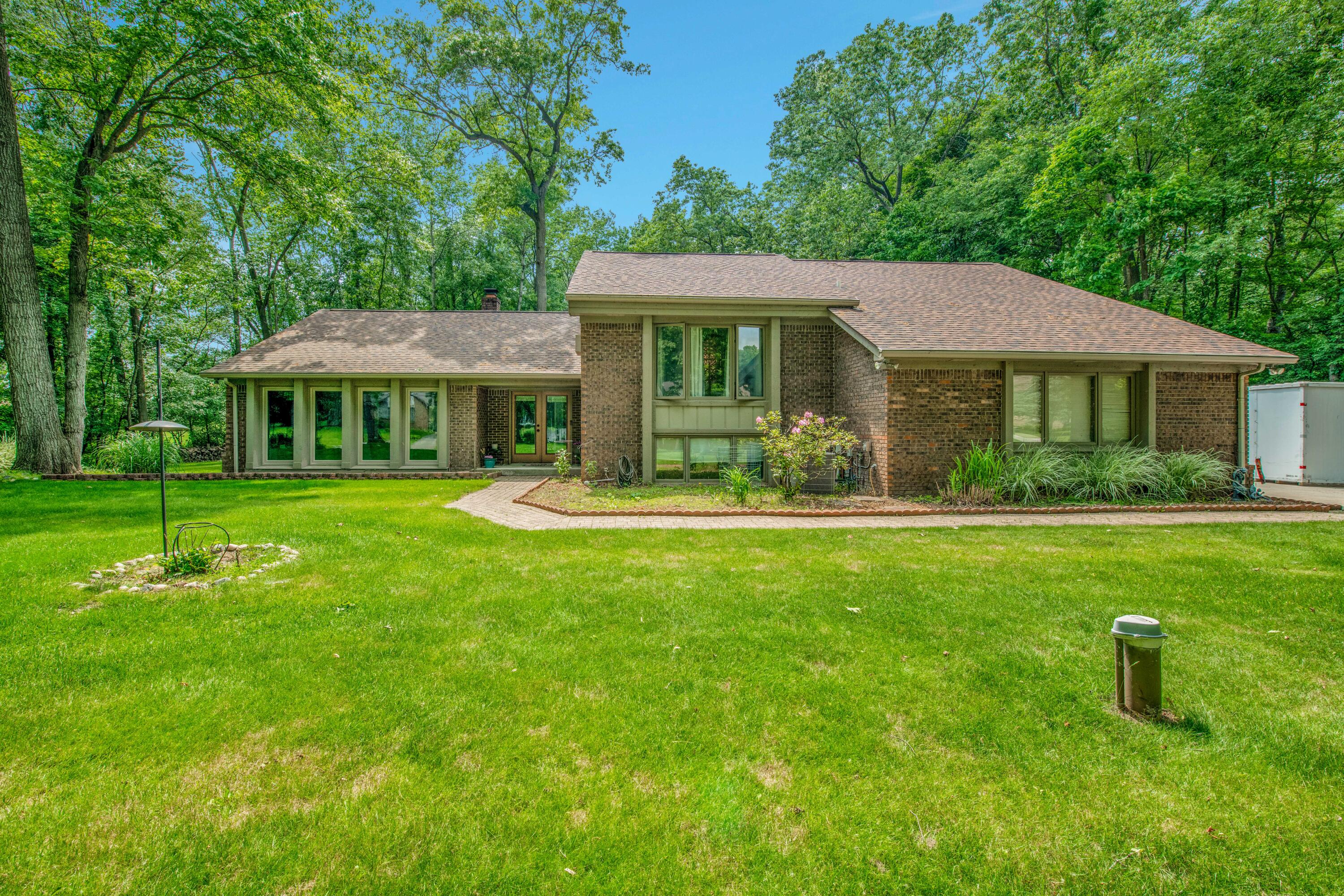 5244 E. Bradford Circle
