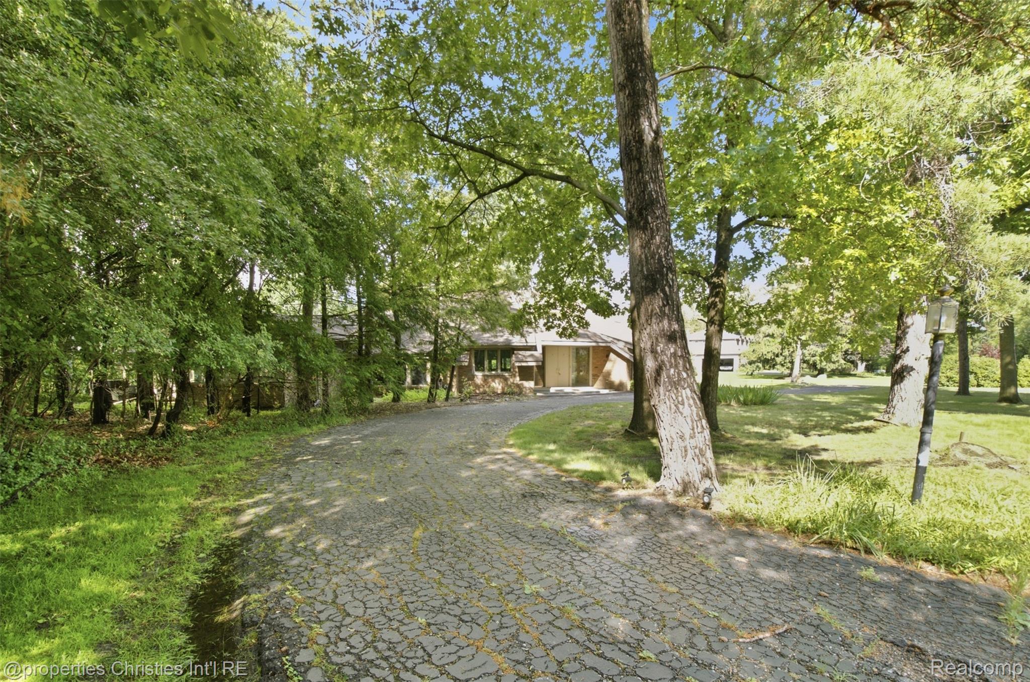 25310 Canterbury Road