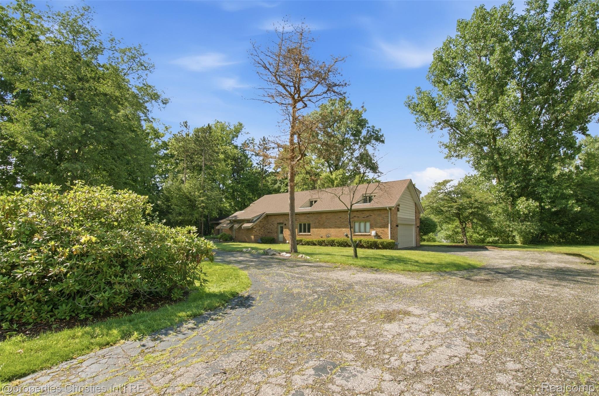 25310 Canterbury Road