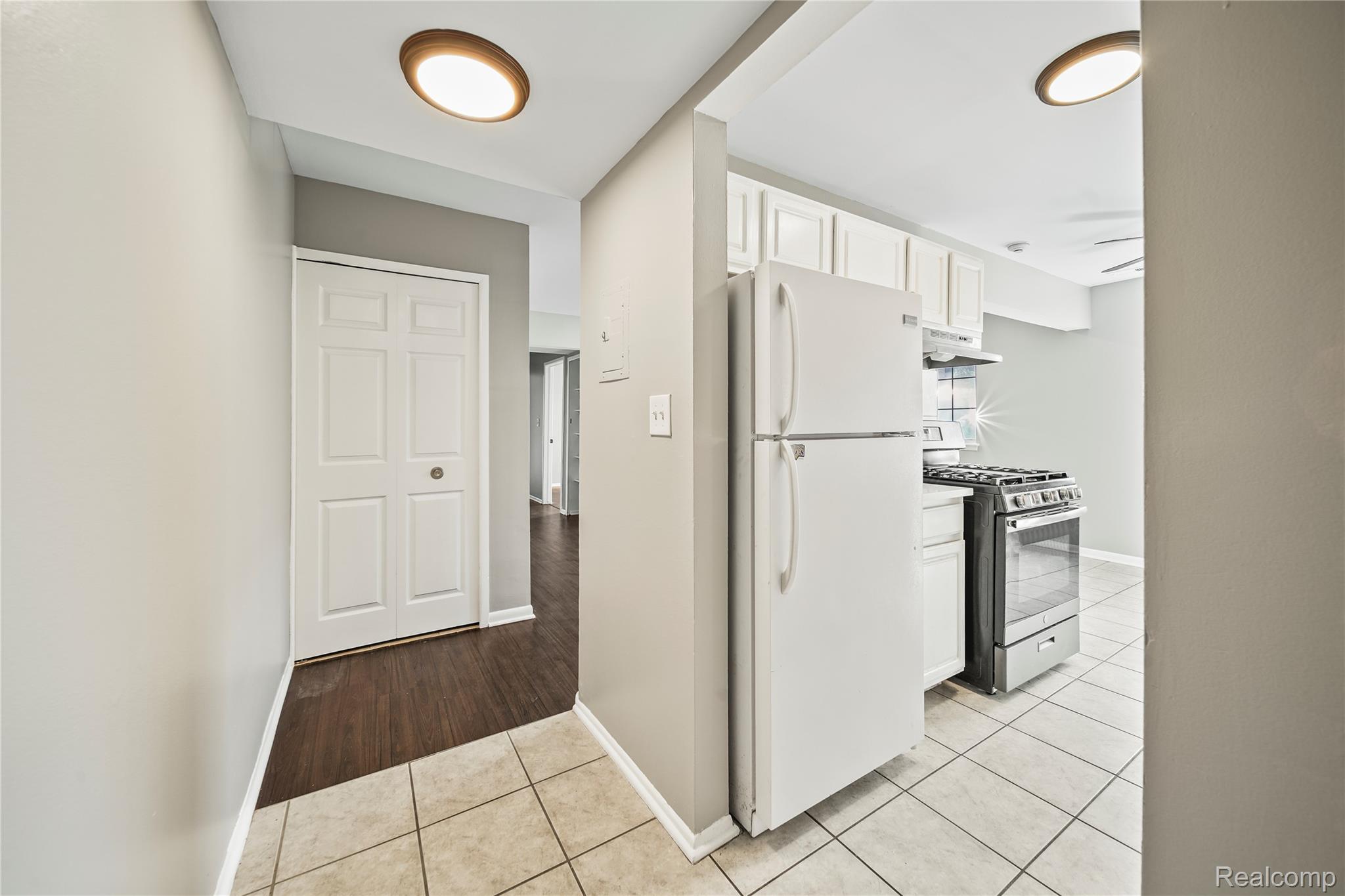 45200 Keding Street 104