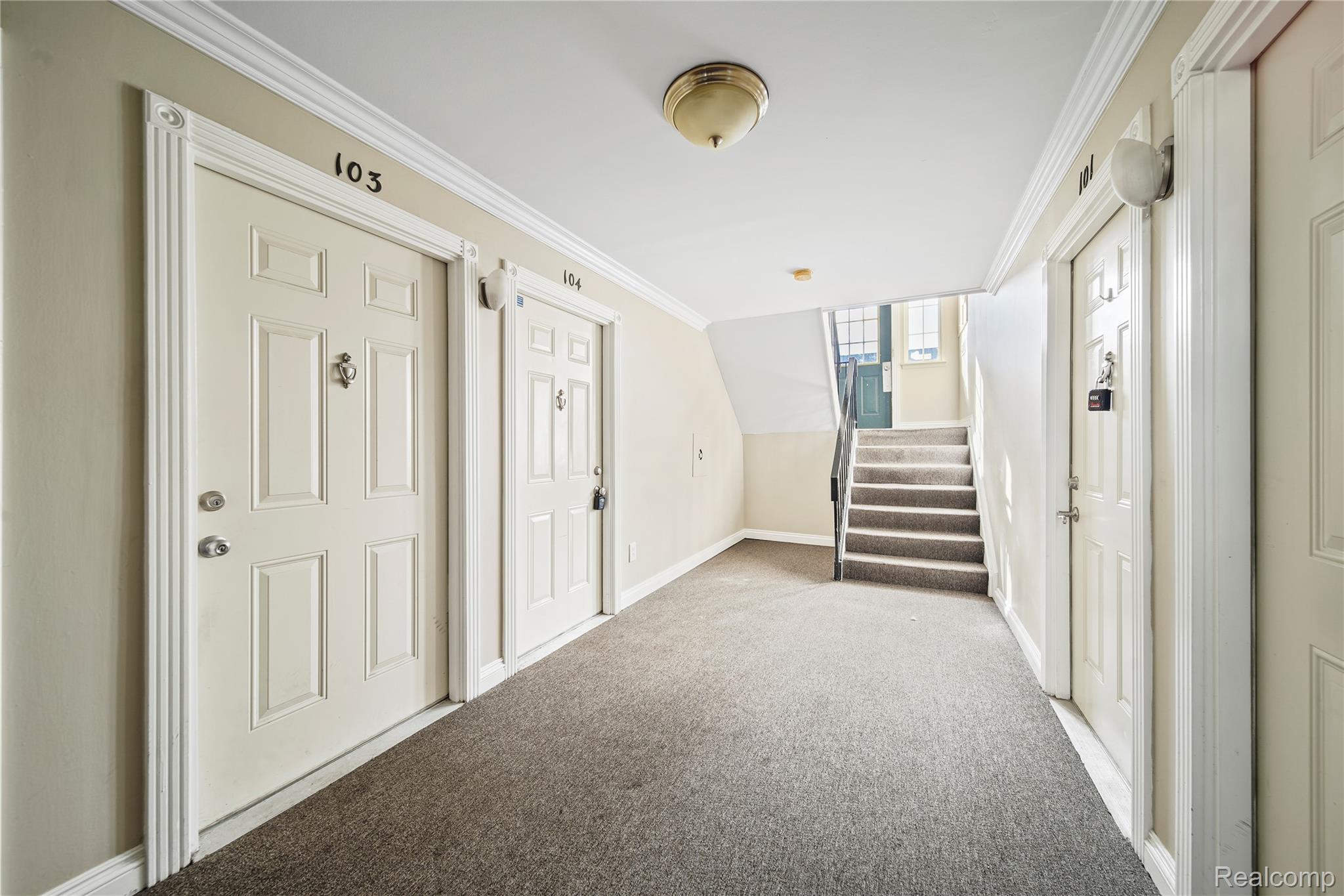 45200 Keding Street 104